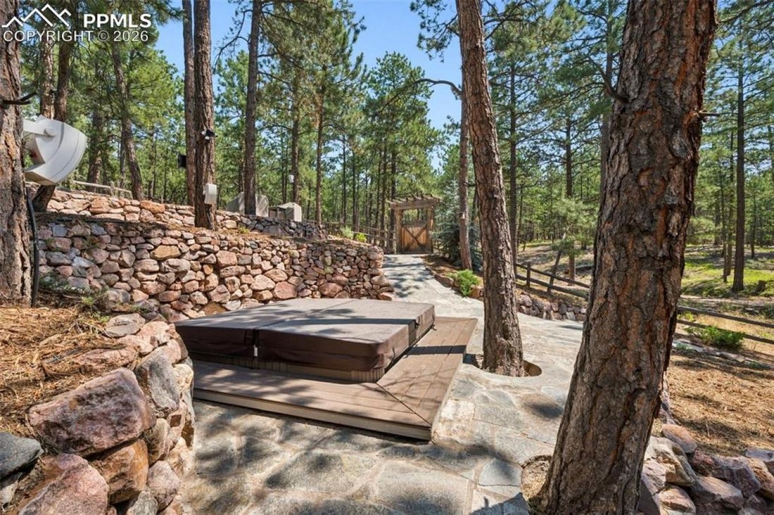 House in Colorado Springs, Colorado, United States 3 - 17991412