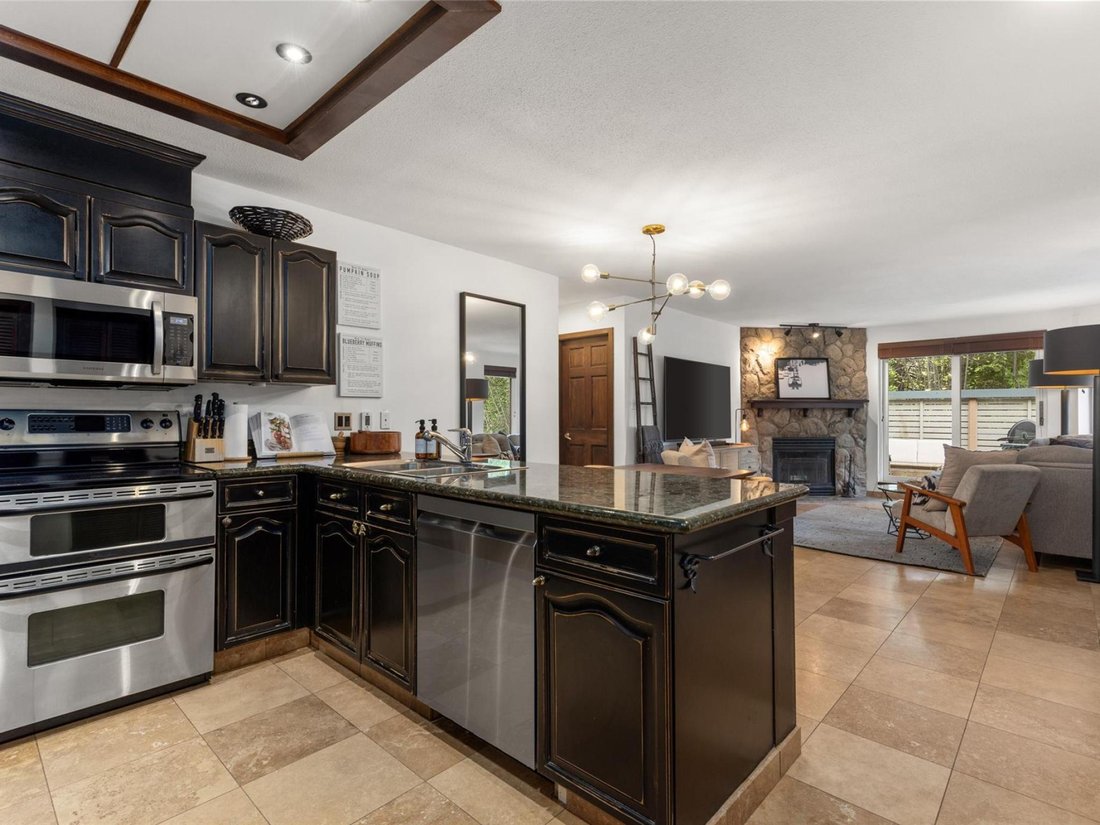 House in Whistler, British Columbia, Canada 5 - 17990307