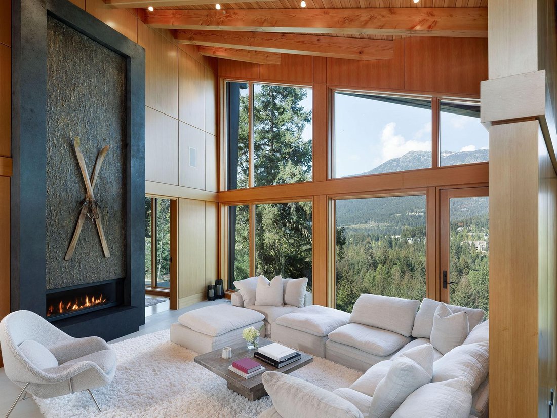 House in Whistler, British Columbia, Canada 2 - 17990311