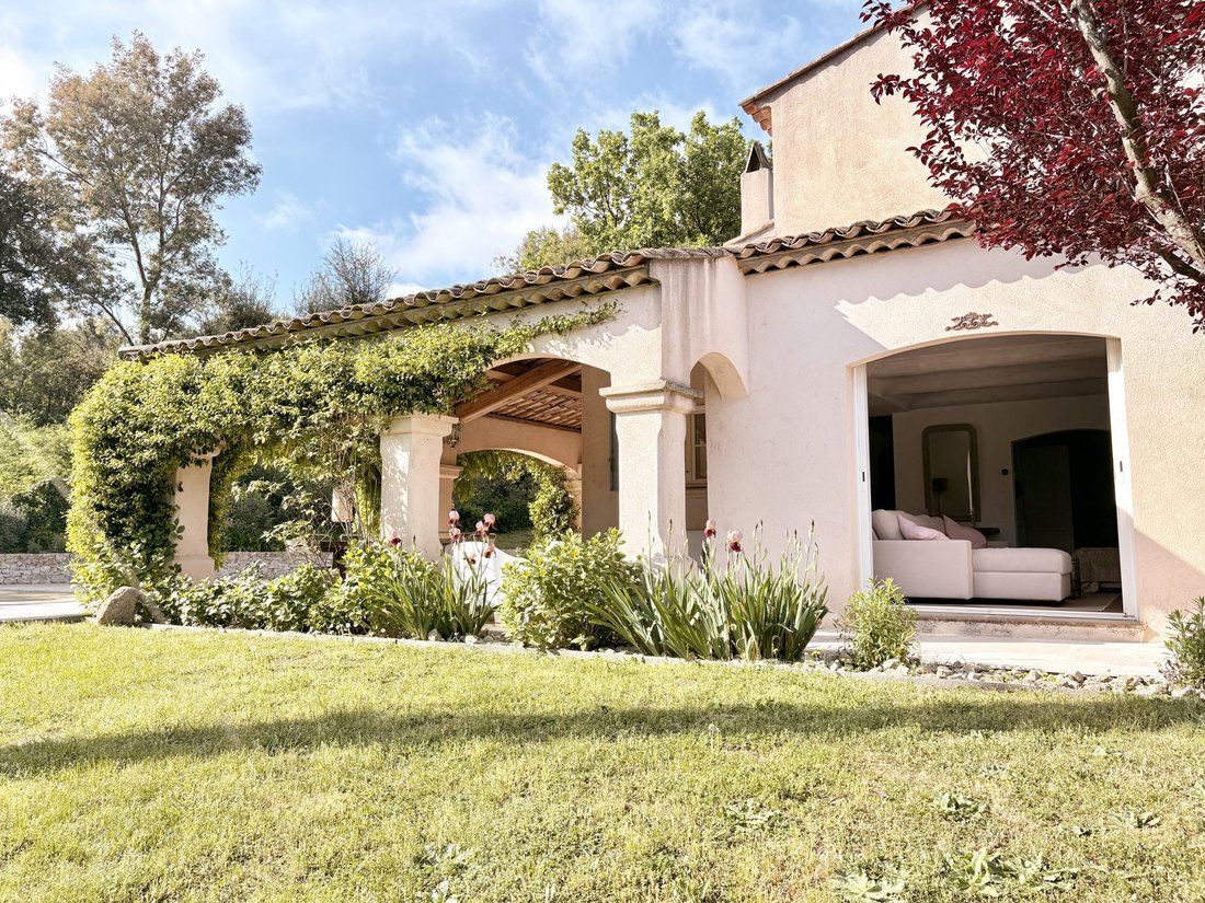 Villa in Le Plan-de-la-Tour, Provence-Alpes-Côte d'Azur, France 2 - 17990450