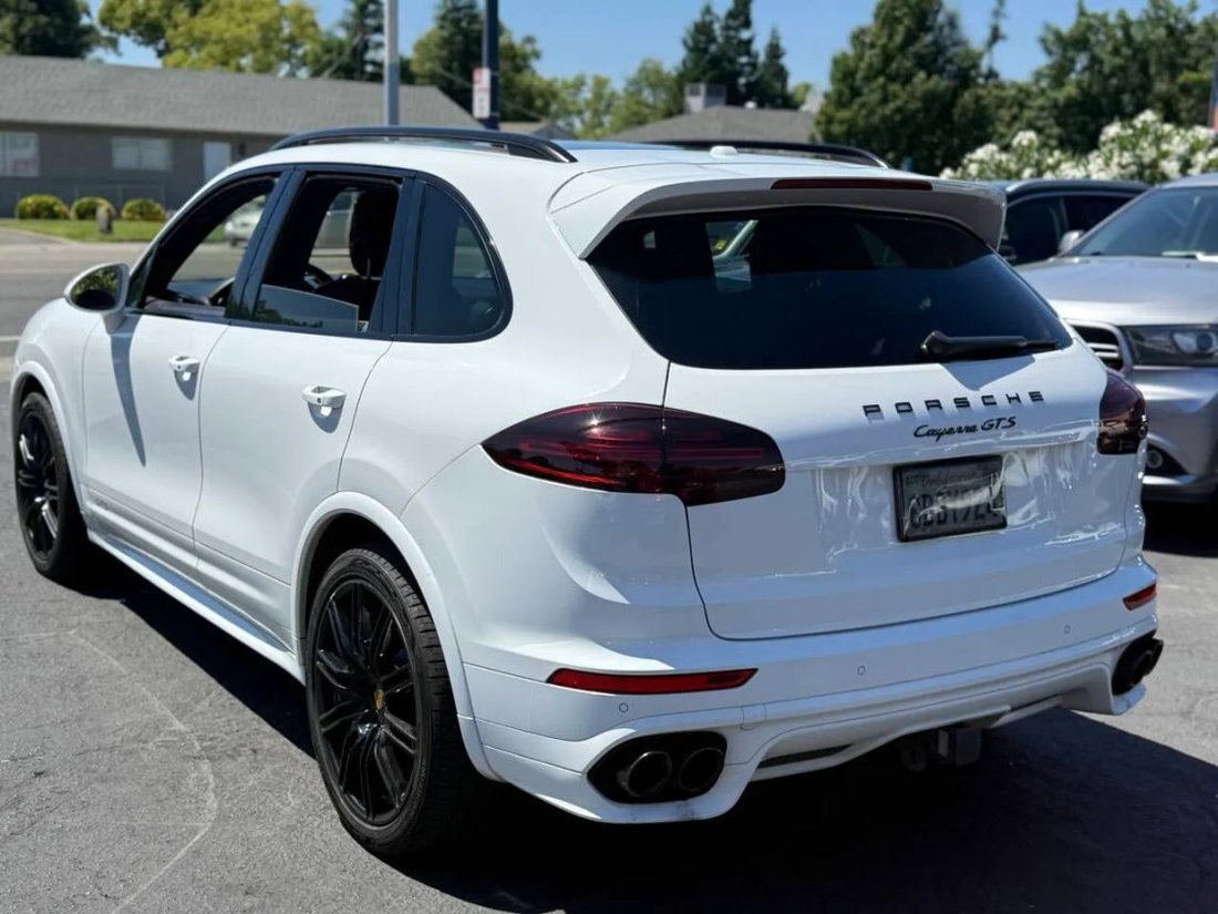 Suv in Sacramento, CA, United States 4 - 17997552