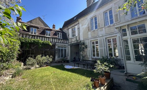 Townhouse in Auxerre, Bourgogne – Franche-Comté, France 1