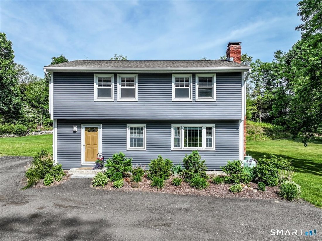 House in Newtown, Connecticut, United States 3 - 17996185