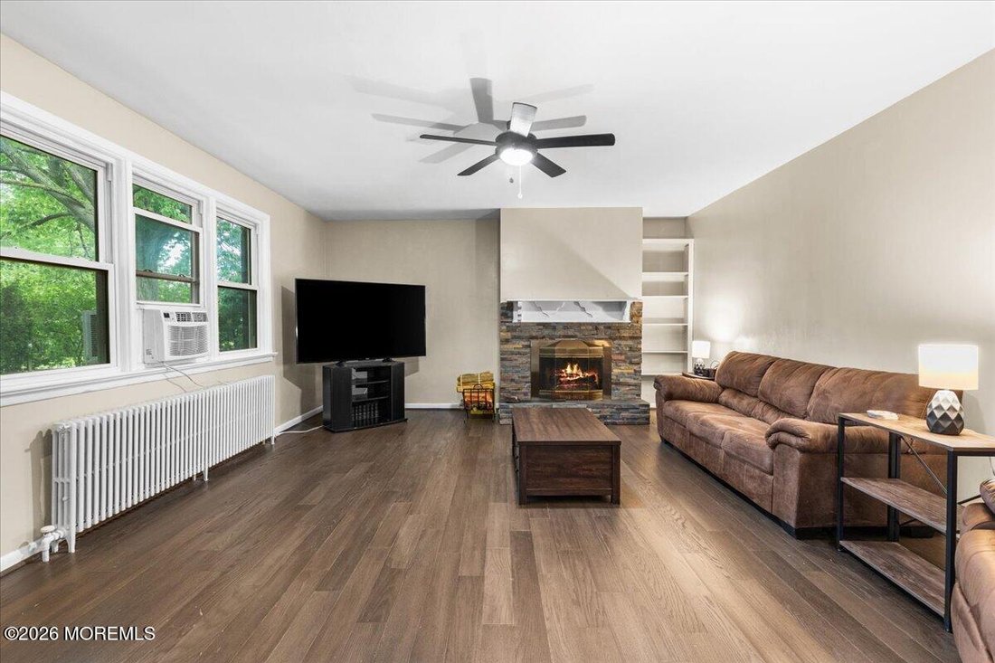 Mansfield, New Jersey, United States 5 - 17987133