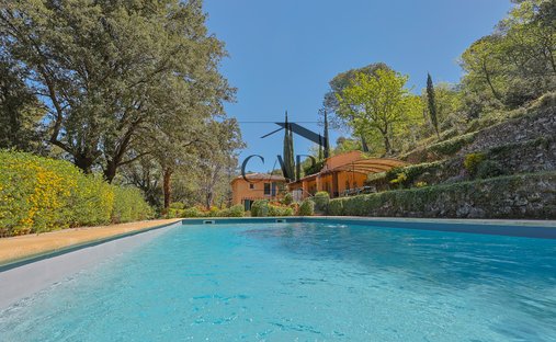 Castillo en Le Tholonet, Provenza-Alpes-Costa Azul, Francia 1