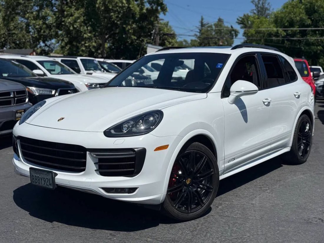 Suv in Sacramento, CA, United States 2 - 17997552