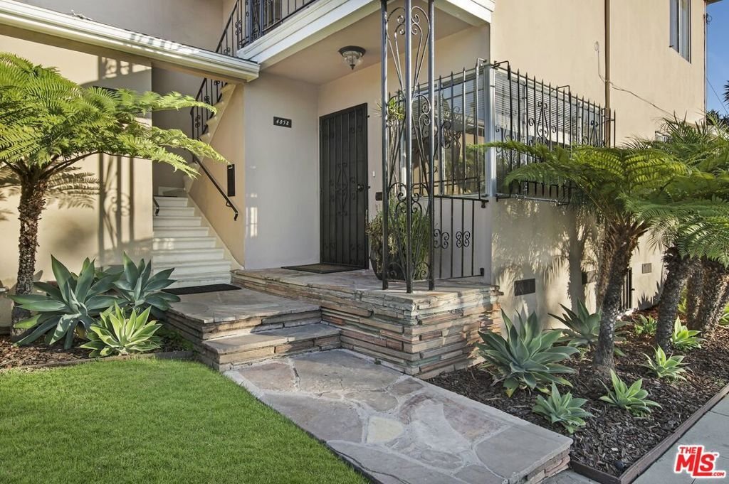 Los Angeles, California, United States 2 - 17987586