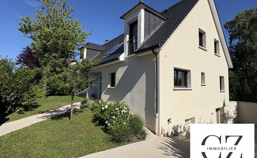 Villa in Vieux Village, Fontaine-les-Dijon, France 1