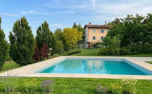 Maisons de campagne à Clavesana, Piémont, Italie 1
