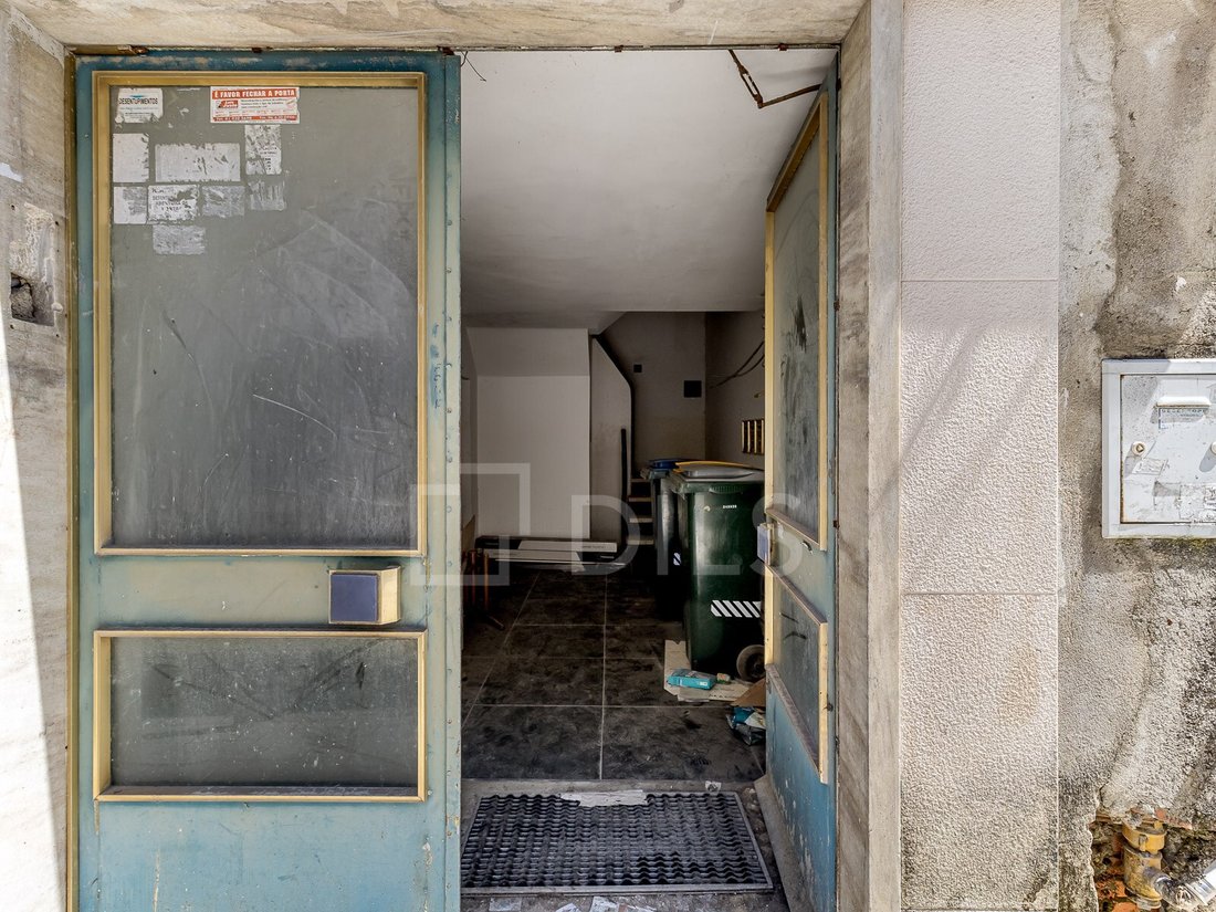 Apartment in Campolide, Lisbon, Portugal 2 - 17991894