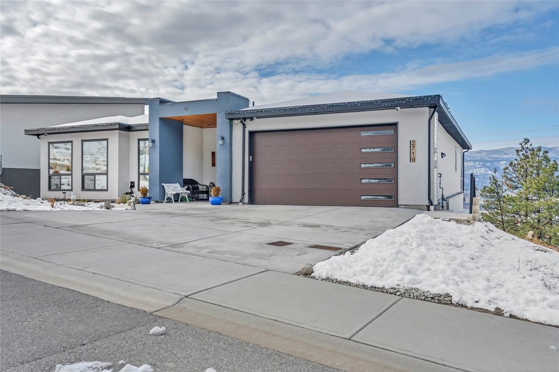 House in Penticton, British Columbia, Canada 2 - 17276189