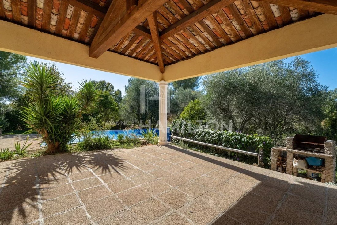 Villa in Grasse, Provence-Alpes-Côte d'Azur, France 2 - 17992447