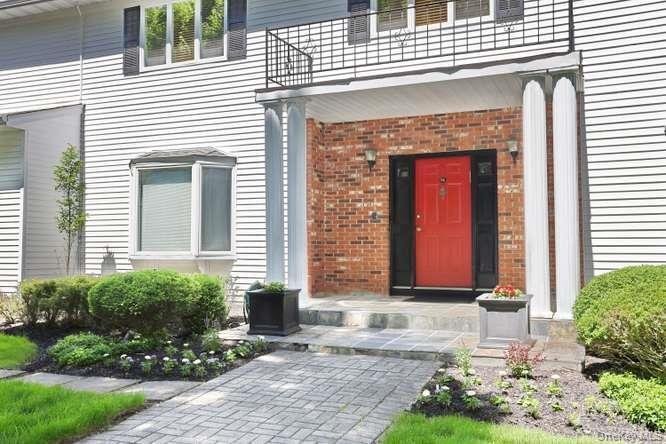 House in Airmont, New York, United States 4 - 17996010