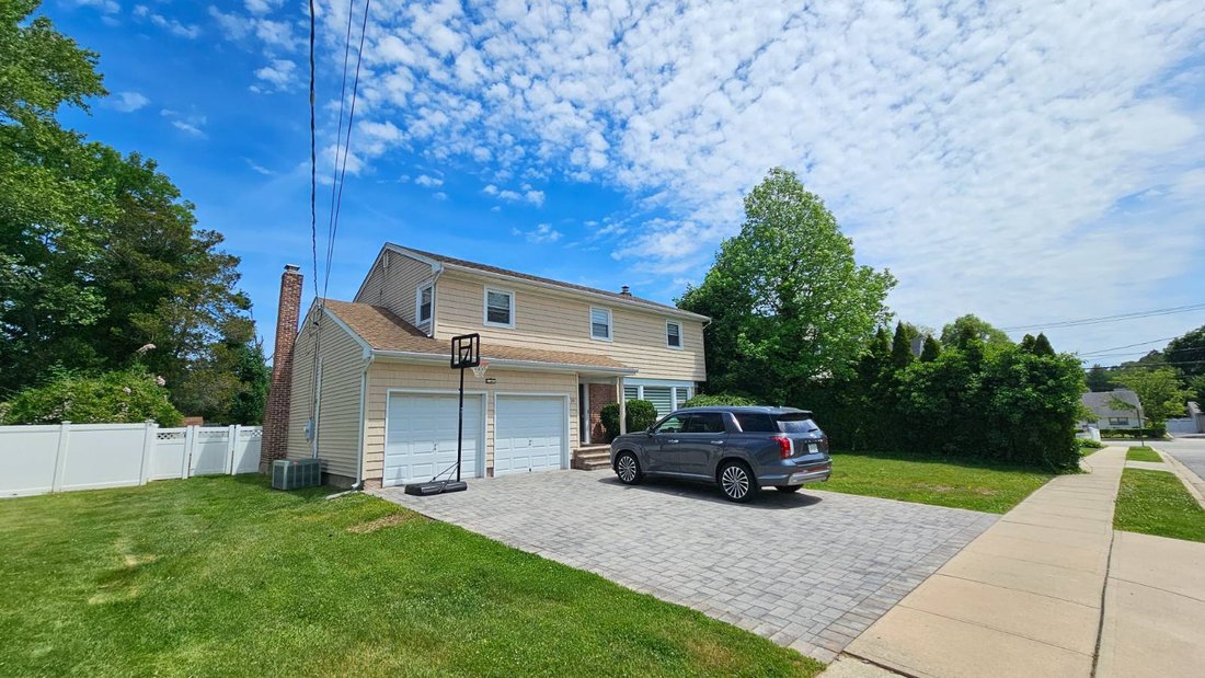 House in Syosset, New York, United States 1 - 17984422