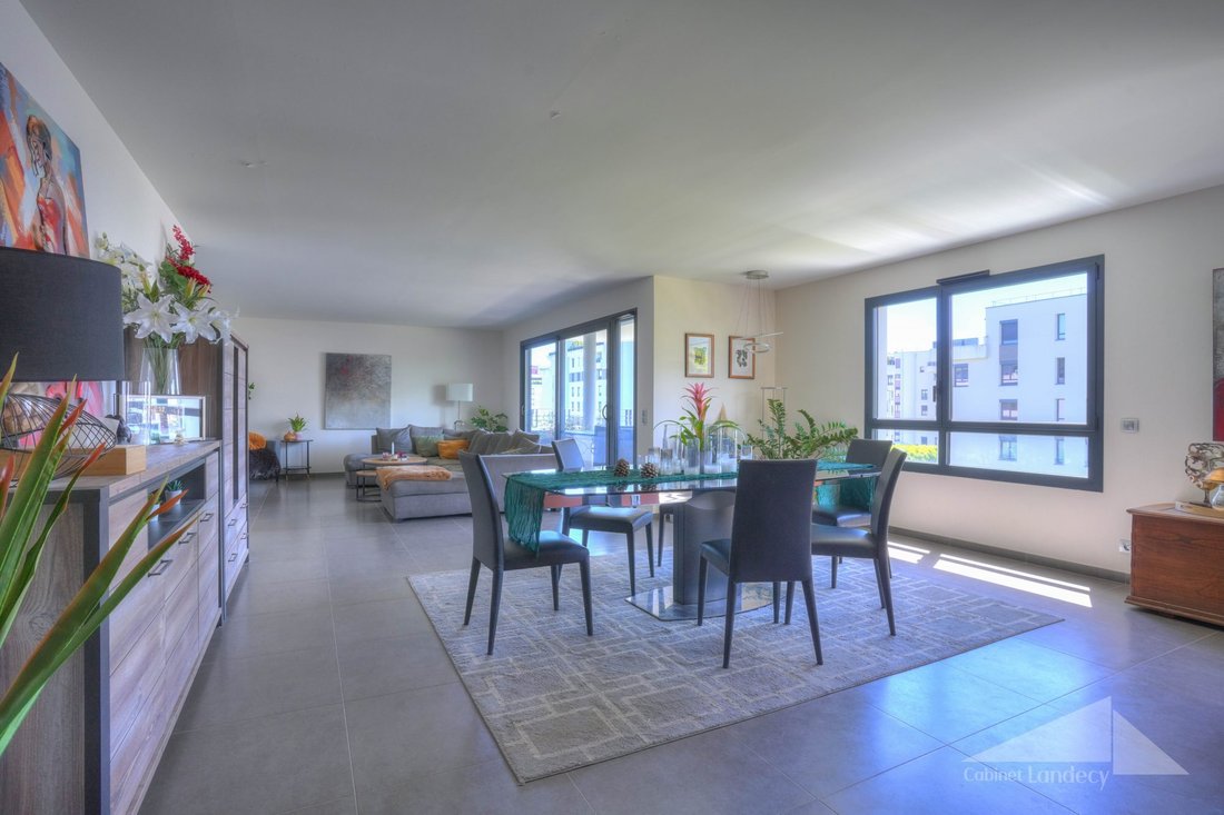 Apartment in Ouest, Saint-Genis-Pouilly, France 3 - 17990504