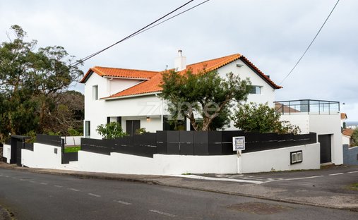 House in Pico da Pedra, Azores, Portugal 1