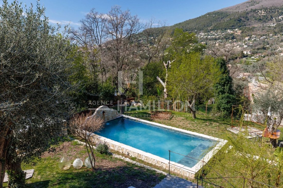 Villa in Grasse, Provence-Alpes-Côte d'Azur, France 3 - 17992284