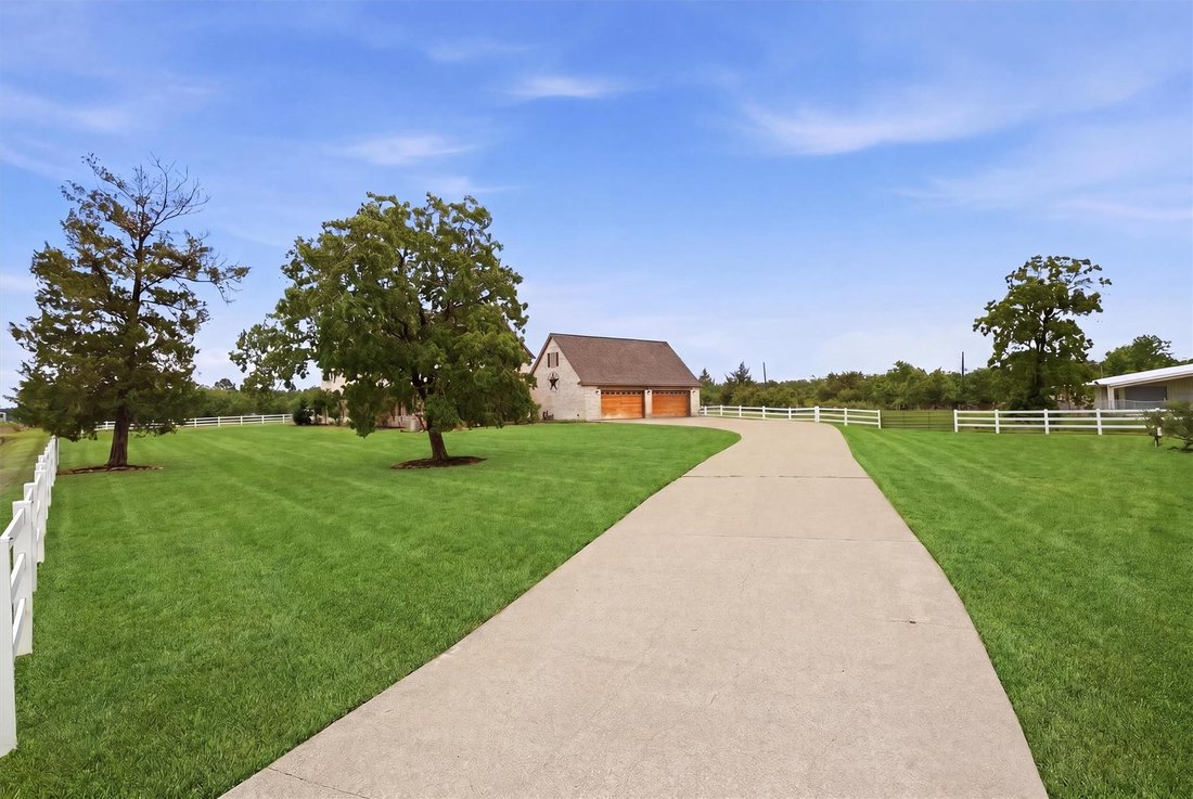 House in Baytown, Texas, United States 2 - 17985511