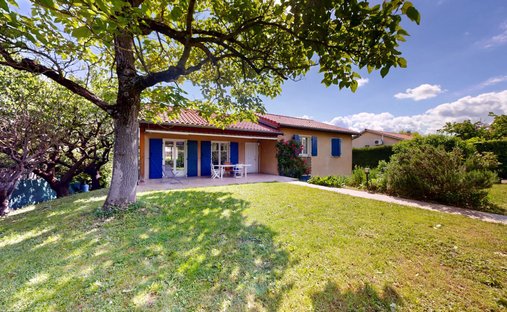 House in Chazay-d'Azergues, Auvergne-Rhône-Alpes, France 1