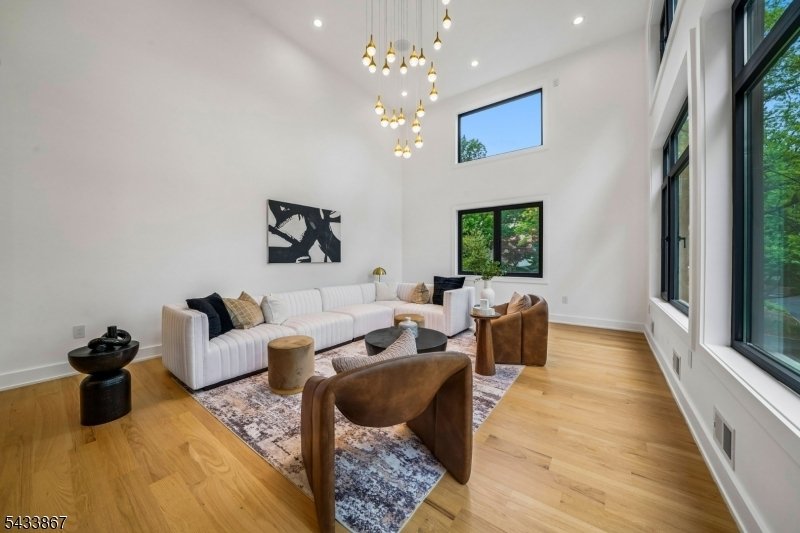 House in Millburn, New Jersey, United States 4 - 17995594