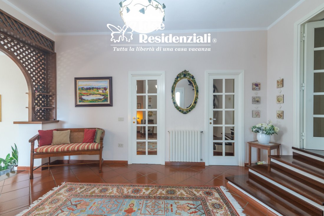 Villa in Aldo Moro Avenue, Olbia, Italy 5 - 17989517