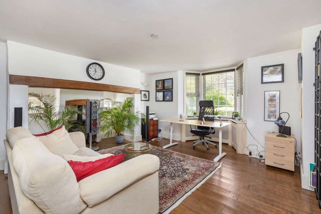 House in Barns Green, England 2 - 17993485