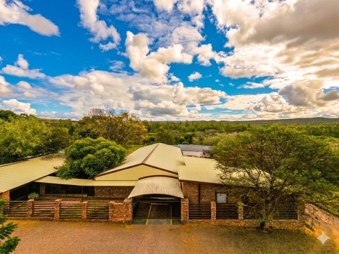 Farm Ranch in Johannesburg, Gauteng, South Africa 1 - 17995208