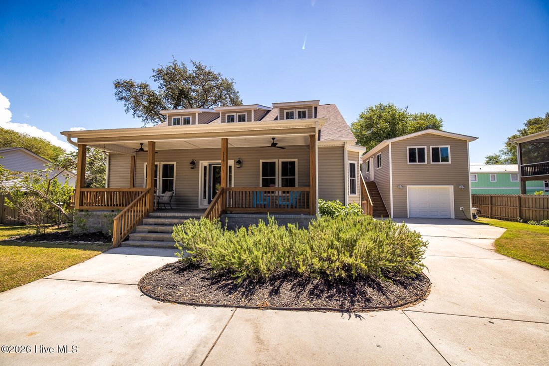 House in Oak Island, North Carolina, United States 1 - 17988638
