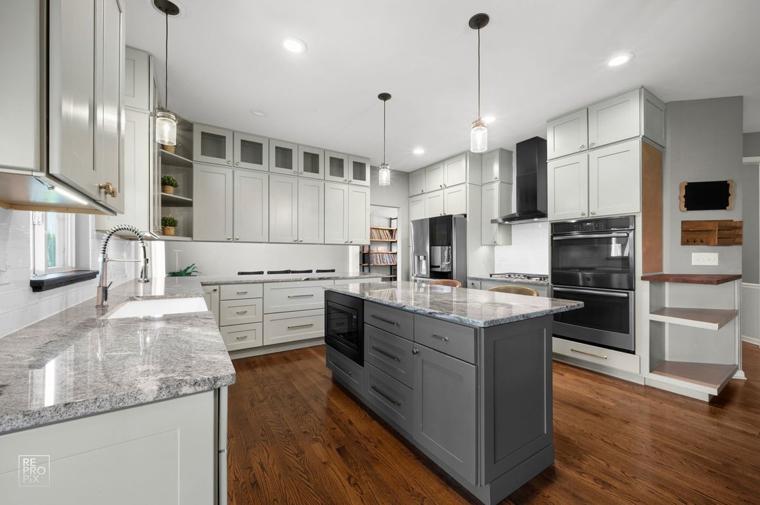House in Bolingbrook, Illinois, United States 4 - 17988737