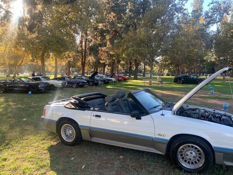 Cabriolet in Glendale, United States 2 - 17990975