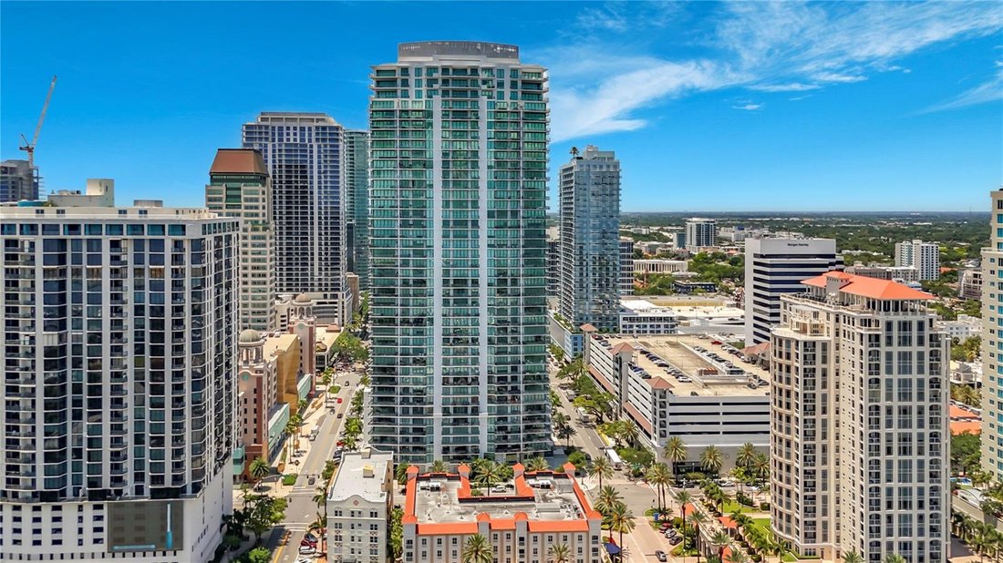 Condo in St. Petersburg, Florida, United States 5 - 17996029
