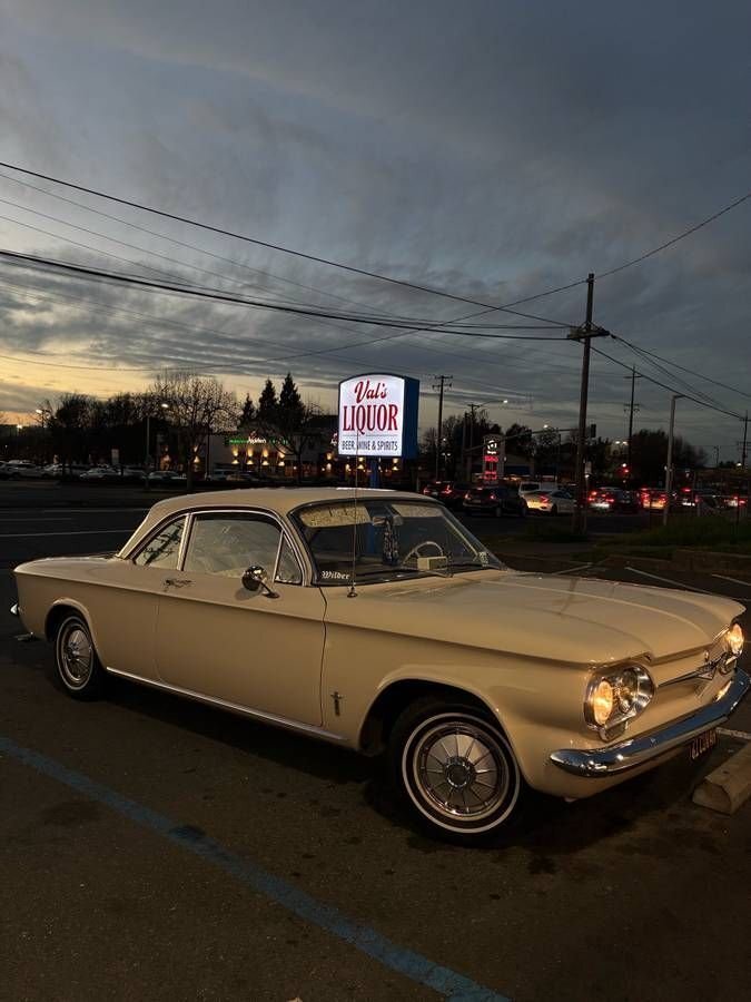 Coupe in Glendale, United States 1 - 17990988