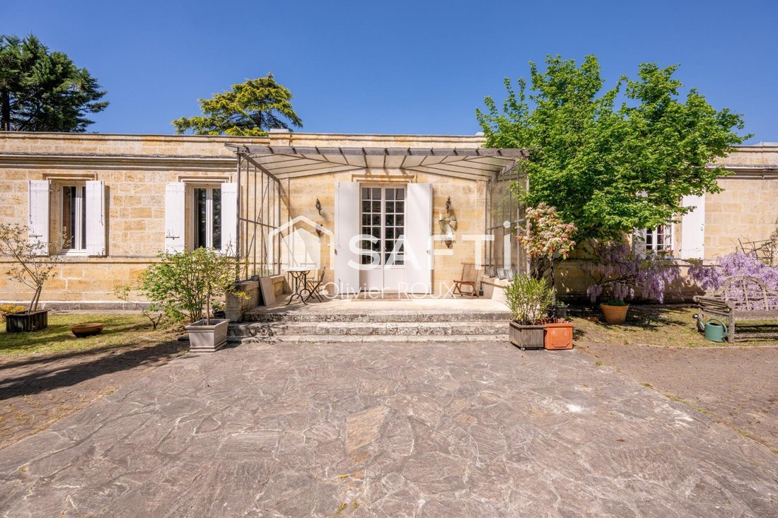 House in Villenave-d'Ornon, Nouvelle-Aquitaine, France 1 - 17804378
