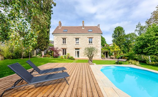 Villa in Berville, Ile-de-France, France 1