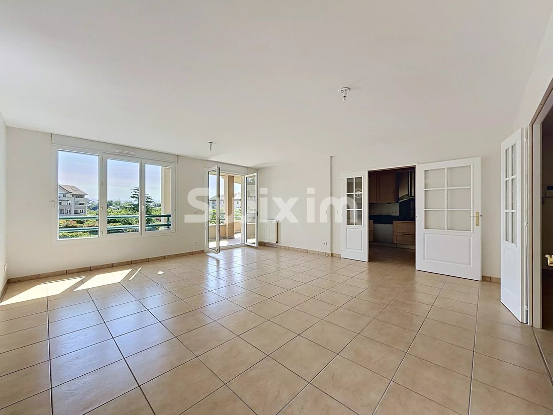 Apartment in Divonne-les-Bains, Auvergne-Rhône-Alpes, France 3 - 17991811
