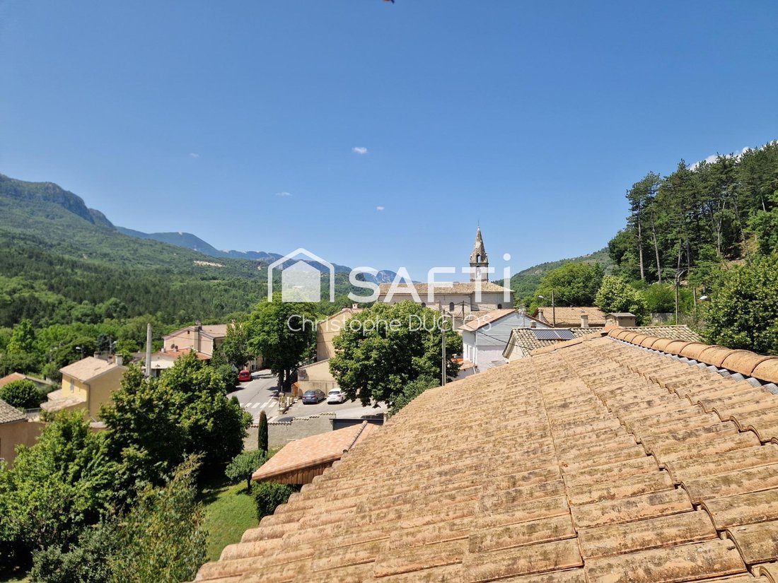 House in Noyers-sur-Jabron, Provence-Alpes-Côte d'Azur, France 1 - 17992647