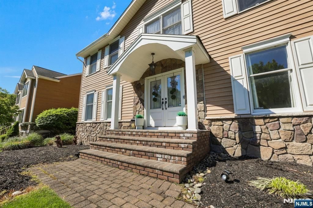 House in Wayne, New Jersey, United States 4 - 17998821