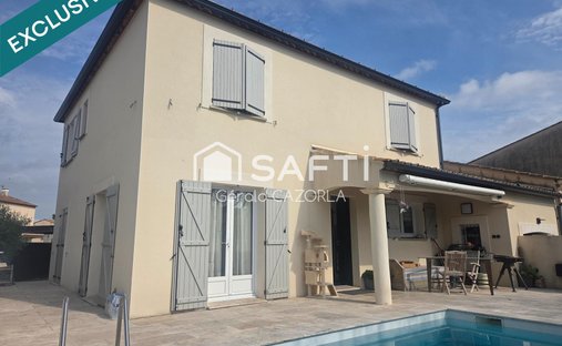 House in Centre Ville, Castries, France 1