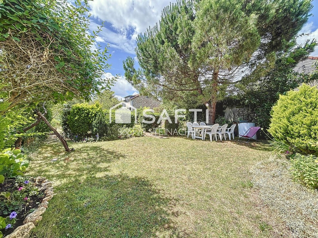 House in Chatou, Ile-de-France, France 1 - 16216126