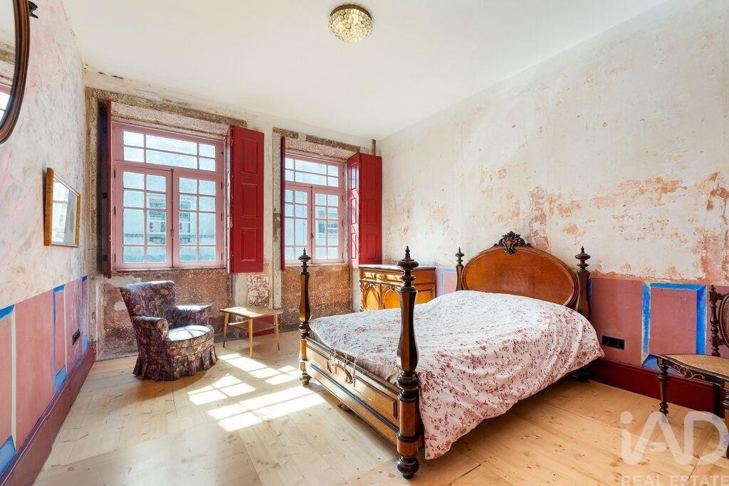 Townhouse in Cedofeita, Santo Ildefonso, Se, Miragaia, Sao Nicolau e Vitoria, Porto District, Portugal 1 - 17992475