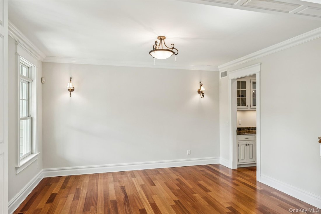 House in West Islip, New York, United States 5 - 17366512