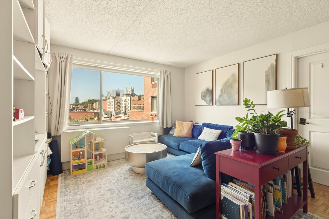 Co Op in New York, New York, United States 1 - 17989115