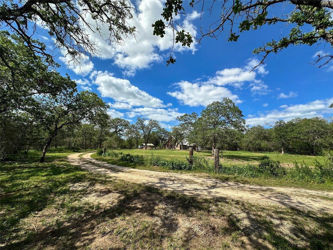 House in Bastrop, Texas, United States 4 - 17991217