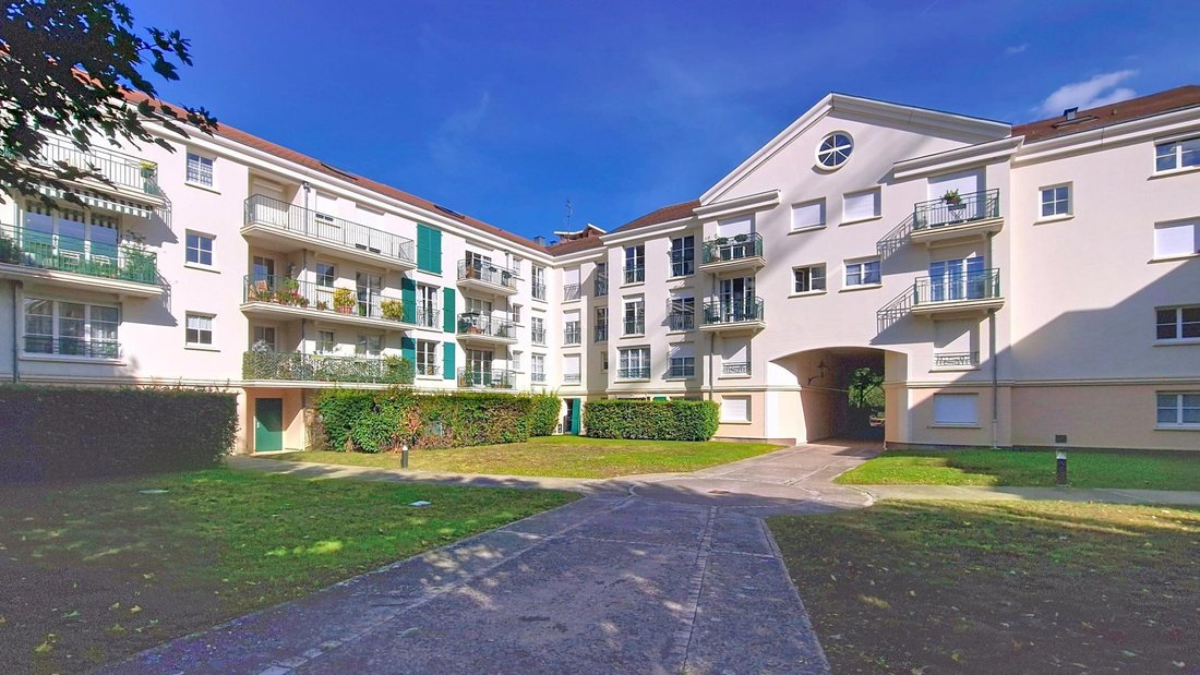 Apartment in Centre Ville, Rueil-Malmaison, France 2 - 17992705