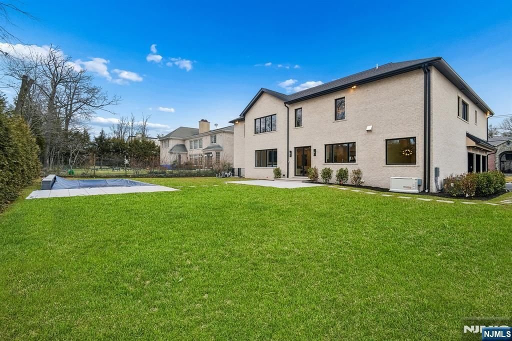 House in Englewood Cliffs, New Jersey, United States 2 - 17998881