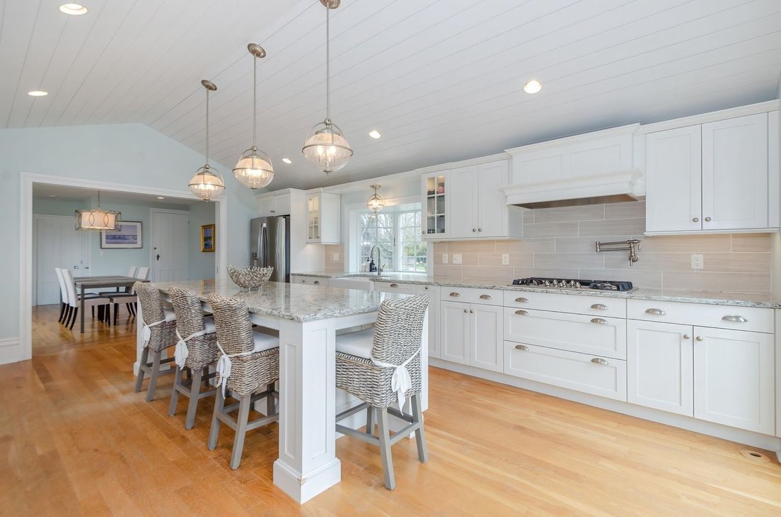 House in Dartmouth, Massachusetts, United States 3 - 17991774