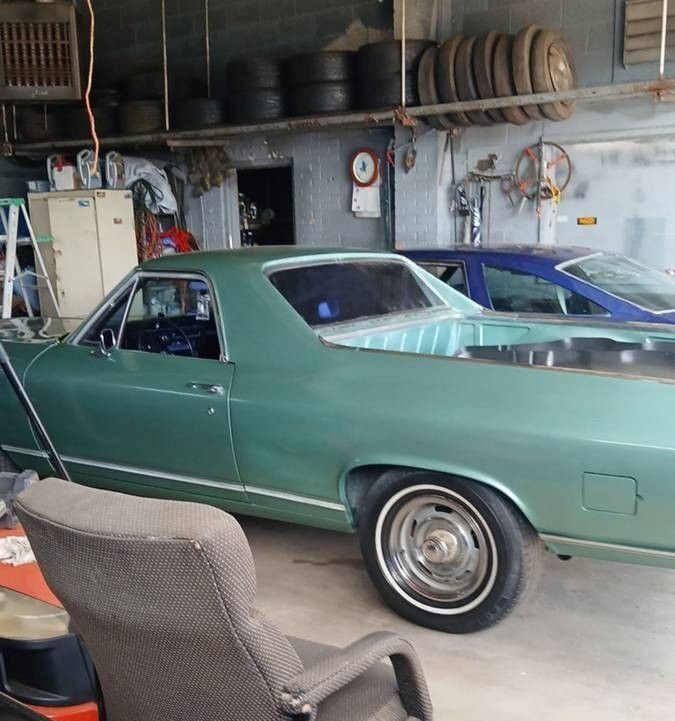 Pickup in Glendale, United States 5 - 17990953