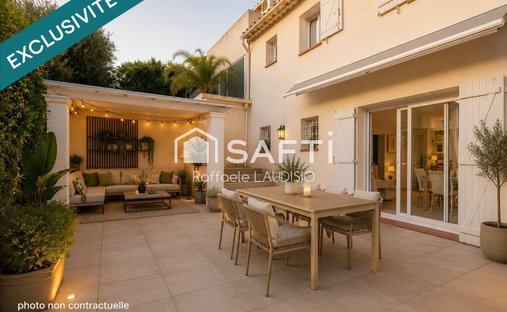 House in Exterieurs, Frejus, France 1