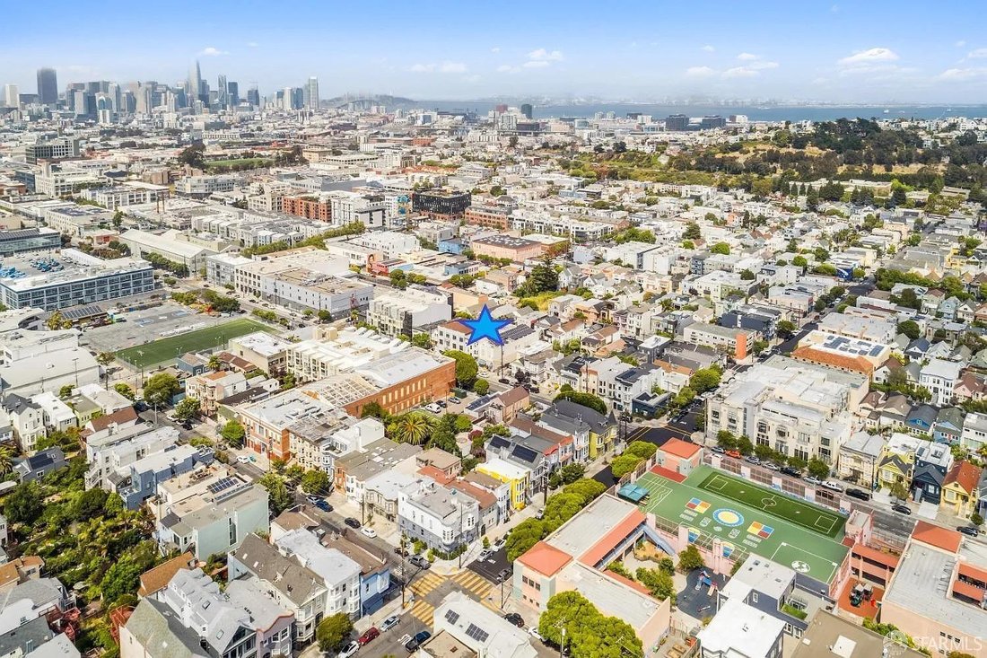 San Francisco, California, United States 4 - 17999015
