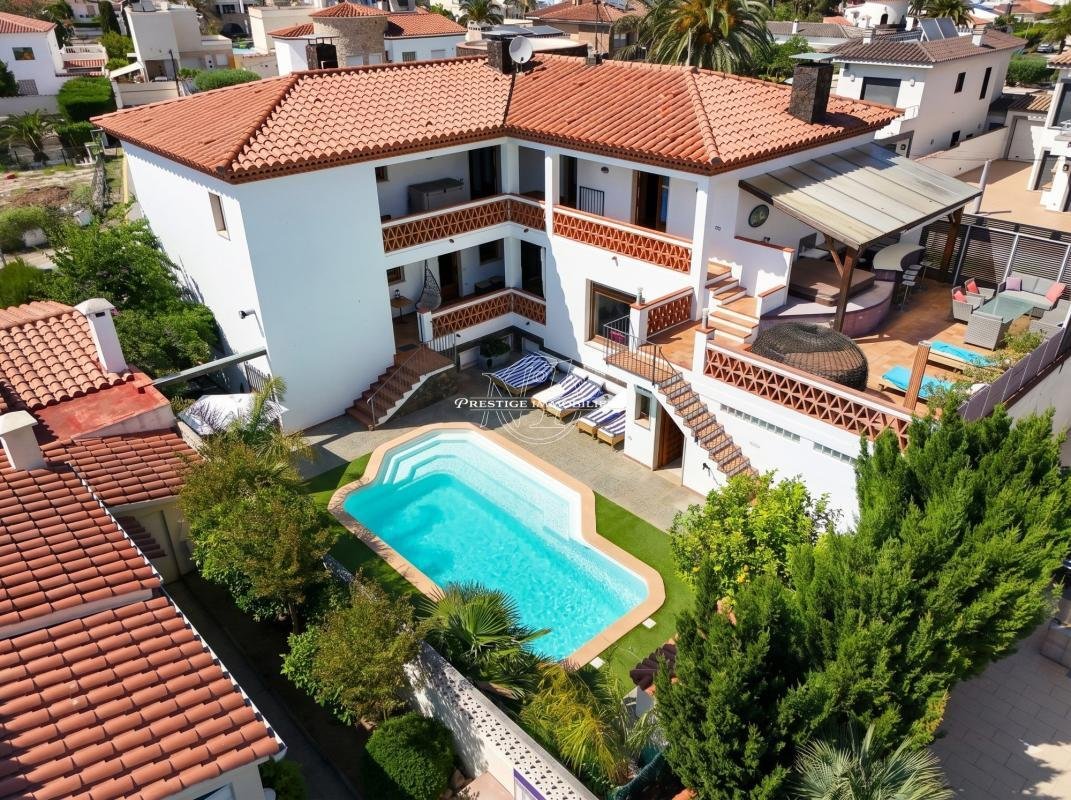Villa in Empuriabrava, Catalonia, Spain 2 - 17993513